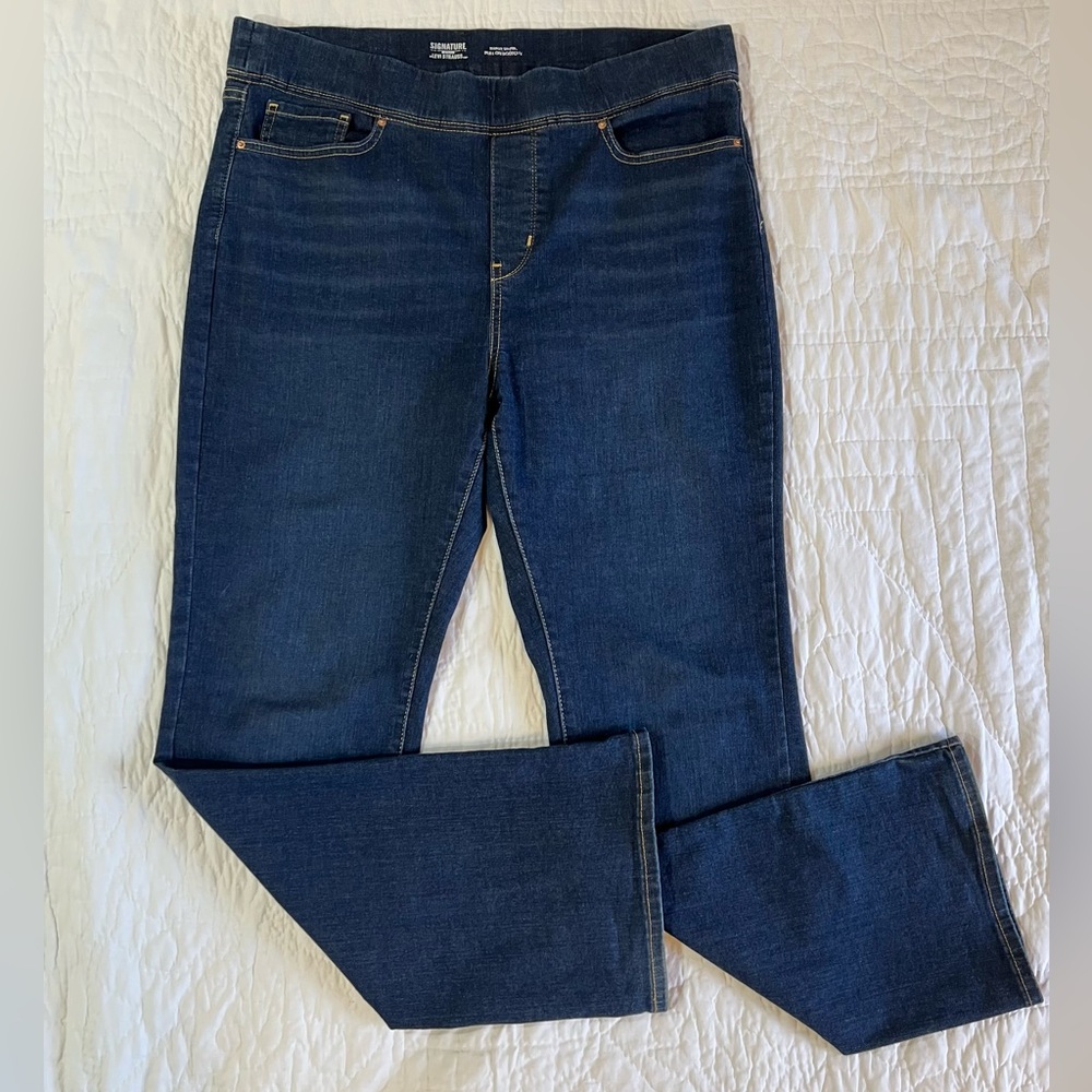 Levi Strauss Signature Totally Shaping Pull-on Bootcut Jeans -Point Bonita color